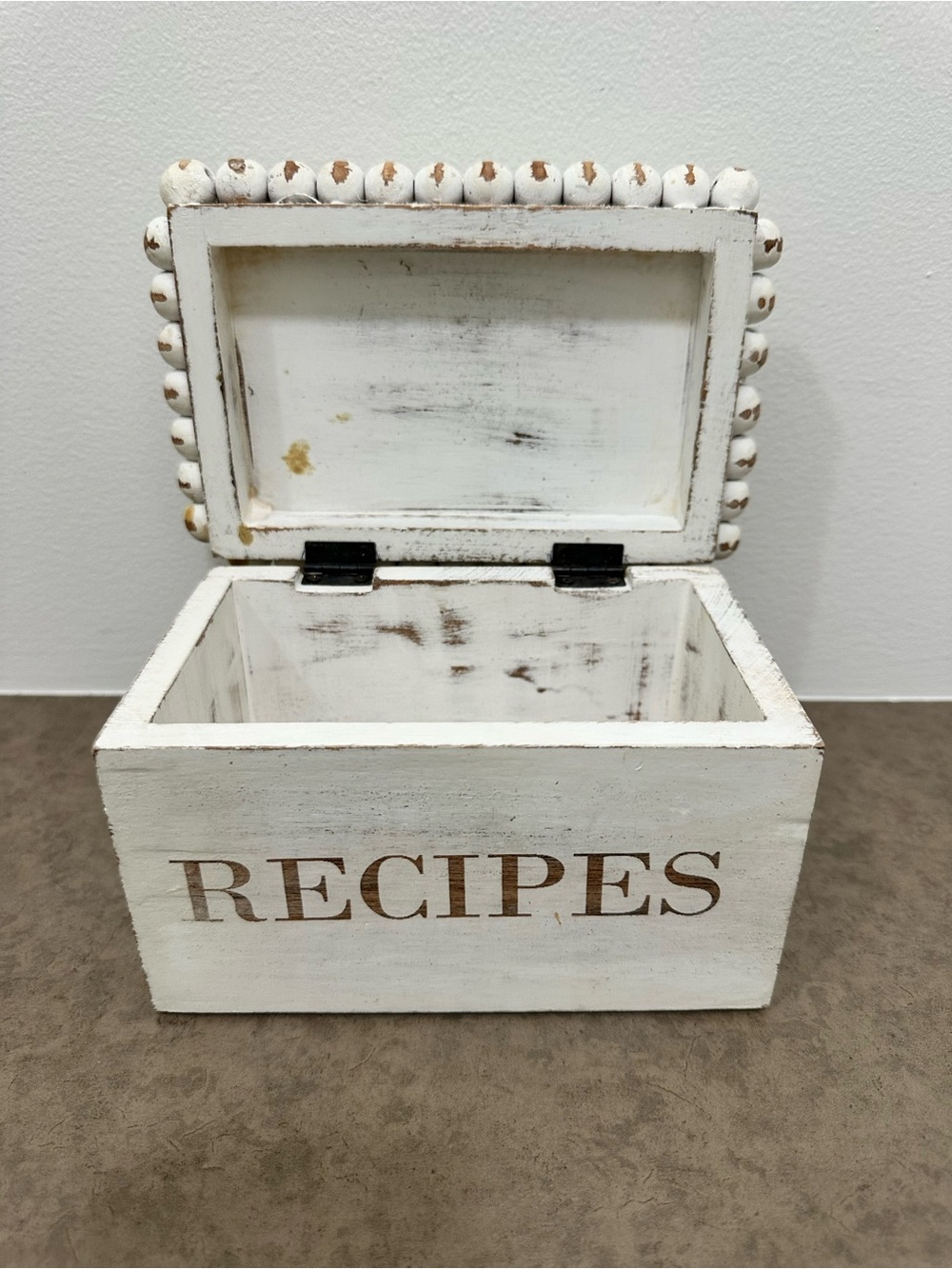 Mud Pie White Beaded Recipe Box White-Washed Beaded Mango Wood 7.5 x 4.5 x 5 - Picture 3 of 10